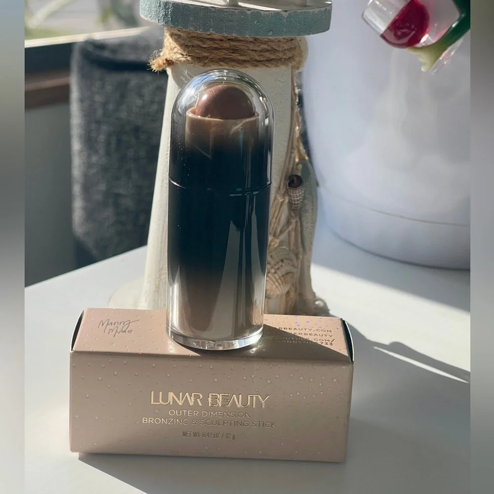 Lunar Beauty Contour Stick in Brown